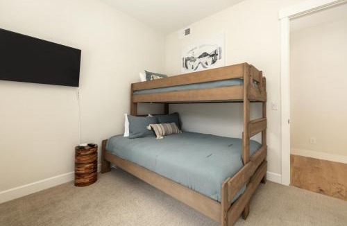 Grand Lake House | Cozy Grand Lake Hideaway Walk to Lake and Restaurants