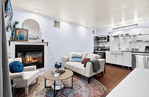 Bend House | Cozy Ground Floor Studio Near Downtown Bend