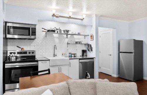 Bend House | Cozy Ground Floor Studio Near Downtown Bend