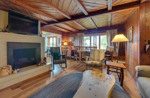 Harbor Springs House | Cozy Harbor Springs Vacation Rental, 13 Mi to Town