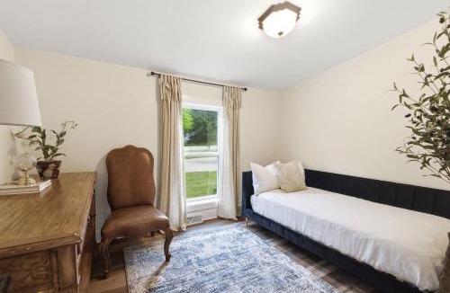 Three Oaks House | Cozy Haven