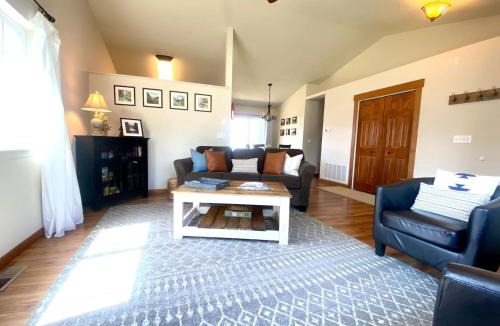 Hamilton House | Cozy Home minutes from Montana activities