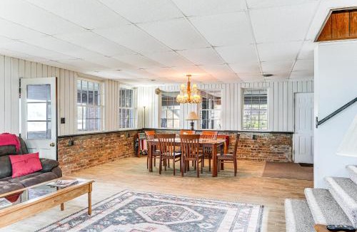 Fulton House | Cozy Home w/Yard: Steps to Mississippi River