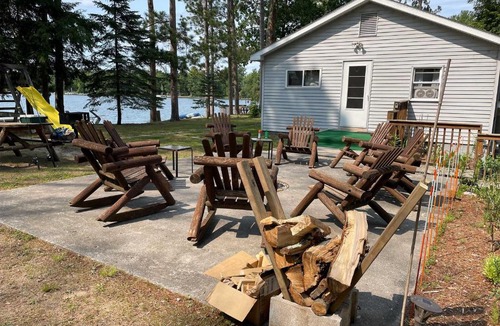 Interlochen House | Cozy Interlochen Cabin w/Dock: 1 Mi to Bass Lake
