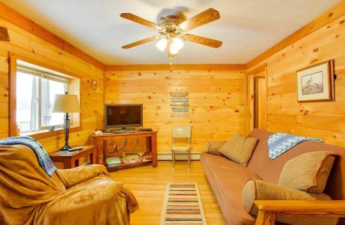 Interlochen House | Cozy Interlochen Cabin w/Dock: 1 Mi to Bass Lake