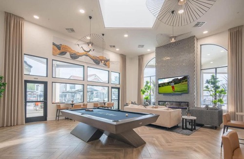 North Scottsdale Apartment | Cozy KingBed Golf Pickleball Pool Hot Tub Parkng