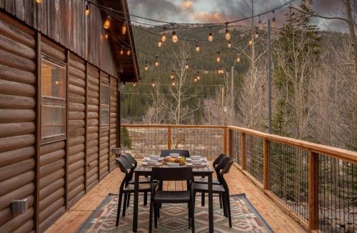 Alma House | Cozy Modern Cabin, Hot Tub, Sauna, 20min to Breck
