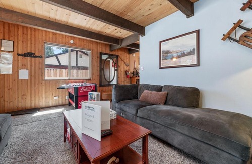 Big Bear City House | Cozy Moonlight Chalet by Big Bear Cool Cabins