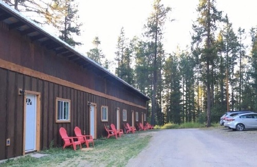 Coram Apartment | “Cozy Mountain Suites - #1 just 5 minutes from Glacier Park”