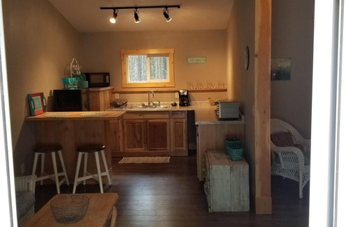 Coram Apartment | “Cozy Mountain Suites - #2 just 5 minutes from Glacier Park”