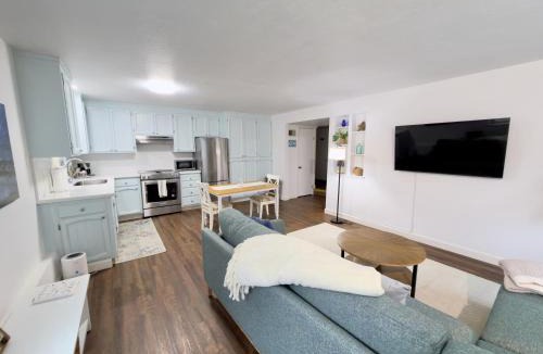 El Granada Apartment | Cozy One-Bedroom Coastal Retreat - Walk to Beach