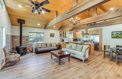 Pine Mountain Club House | Cozy Pine Mountain Club Cabin w/Large Deck