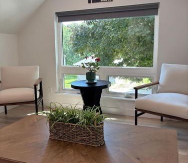 Spirit Lake Apartment | Cozy Retreat Near Spirit Lake 1 BD Sleeps 4