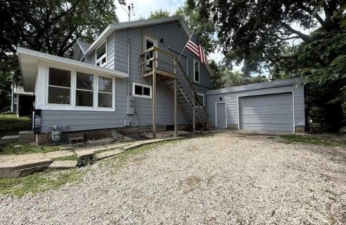 Spirit Lake Apartment | Cozy Retreat Near Spirit Lake 1 BD Sleeps 4