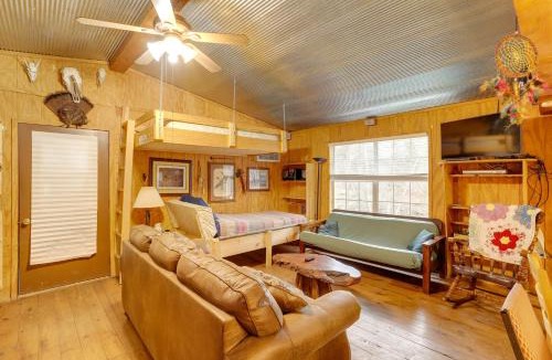 Hardy House | Cozy Riverfront Cabin ~ 2 Mi to Main Street Hardy