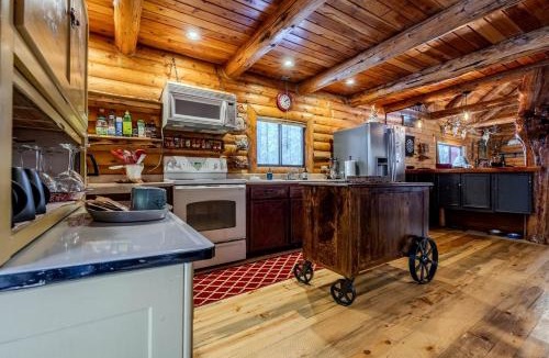 Island Park House | Cozy Rustic Log Cabin with Trails & Wildlife Near Yellowstone, Island Park Idaho