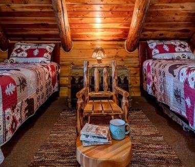 Island Park House | Cozy Rustic Log Cabin with Trails & Wildlife Near Yellowstone, Island Park Idaho