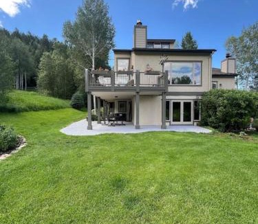 Eagle-Vail House | Cozy Secluded EagleVail 2 bed 2 bathroom On Golf Course