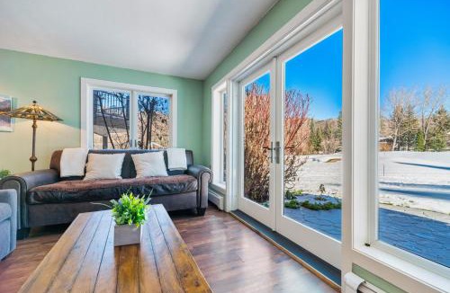 Eagle-Vail House | Cozy Secluded EagleVail 2 bed 2 bathroom On Golf Course