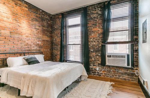 Ames Apartment | Cozy Stay at 229 Main St Perfect Ames Location