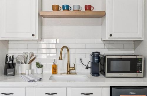 Tempe Apartment | Cozy Studio Retreat with Private Bath & Kitchenette