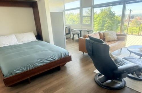 Cliff - Cannon Apartment | Cozy Studio with Parking, and Kitchen