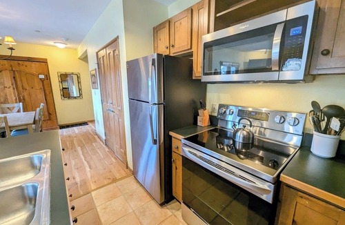 River Run Condo | Cozy Summer Retreat – Views, Hot Tub & River Run
