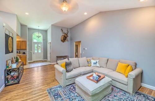 Whitehall House | Cozy Whitehall Hideaway w/Hot Tub + Chiminea!
