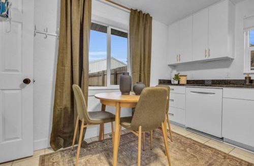 Millcreek House | Cozy Zen Den Central Location