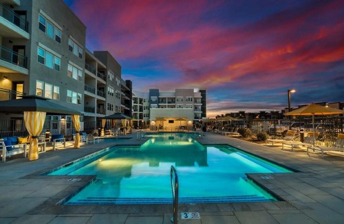 Glendale Sports and Entertainment District Apartment | CozySuites at Cuvee