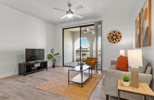Glendale Sports and Entertainment District Apartment | CozySuites by the stadium with pool 18
