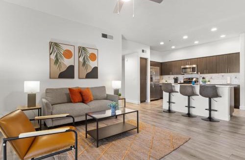 Glendale Sports and Entertainment District Apartment | CozySuites by the stadium with pool 18
