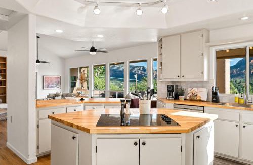 Sedona House | Craigmont Retreat Awe Red Rocks Views Exquisite Decor Above Tlaquepaque