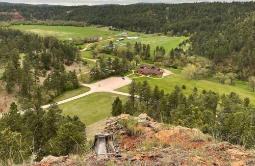 Hermosa House | Creek View Lodge #9