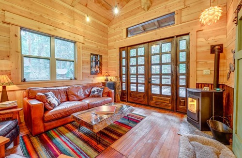 Hartland House | Creekside Cabin ~ 26 miles to Kings Canyon!