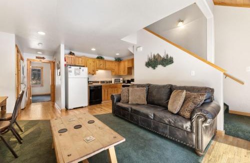 Fall River Estates Apartment | Creekside Condos D by Estes Park Condos