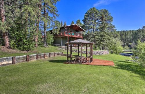 Rimrock House | Creekside Rapid City Cabin w/Deck on 30 Acres!