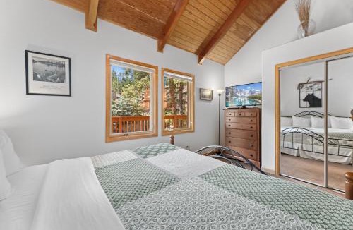 Fall River Estates Apartment | Creekside Suites 18 by Estes Park Condos