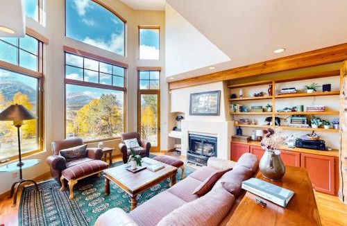 Hamilton Creek House | Crescent Moon Sanctuary