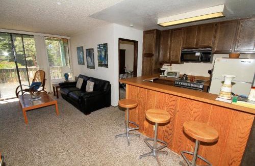 Mammoth Lakes Apartment | Crestview 17