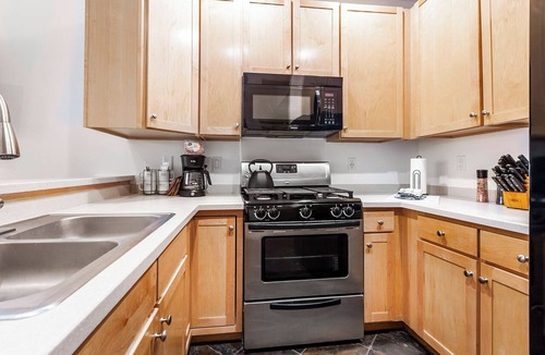 Kimball Junction Condo | Crestview 306E | Mountain View | Hot Tub | Pool | Near Outlets & Olympic Park