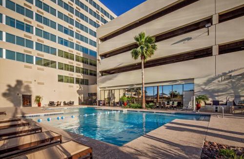 Phoenix Hotel | Crowne Plaza Phoenix Airport - PHX by IHG