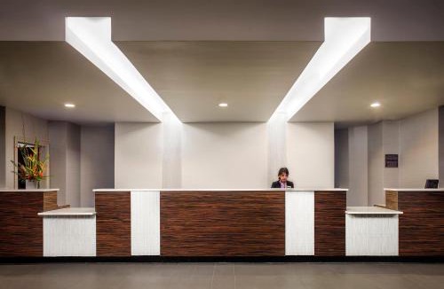 Phoenix Hotel | Crowne Plaza Phoenix Airport - PHX by IHG