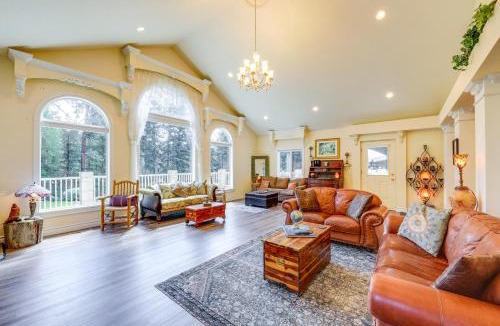 Libby House | Crystal Lake Retreat: Event Villa w/Lake Access!