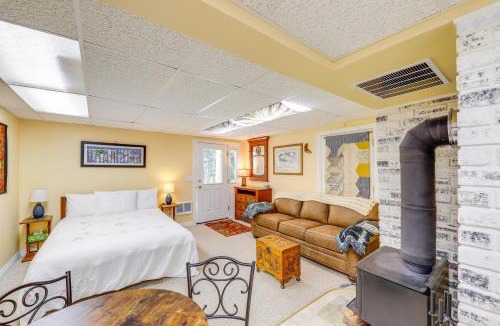 Libby Apartment | Crystal Lake Retreat Studio: Walk to Happy's Inn!