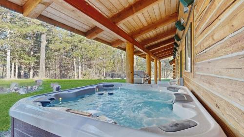 McCall House | Custom Cabin - Hot Tub Near McCall & Brundage