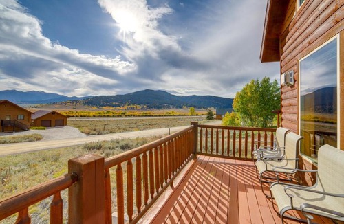 Island Park House | Custom Log Cabin w/Views - 20 Mi to Yellowstone!