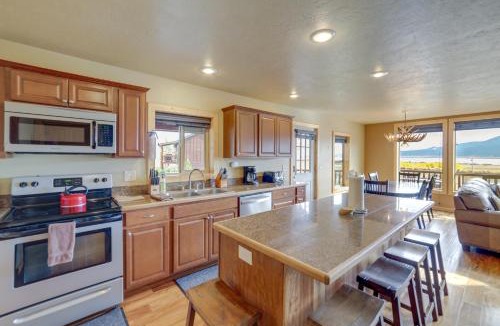 Island Park House | Custom Log Cabin w/Views - 20 Mi to Yellowstone!