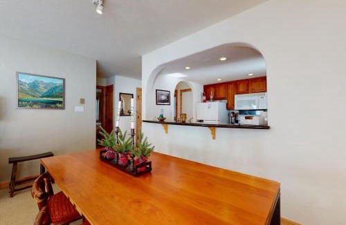 Vail Apartment | Cute 2 Bedroom East Vail Condo #1202 with Shuttle
