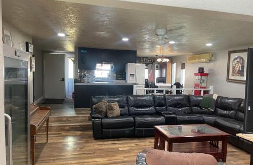 Salmon House | Cute 3 bedroom home in town